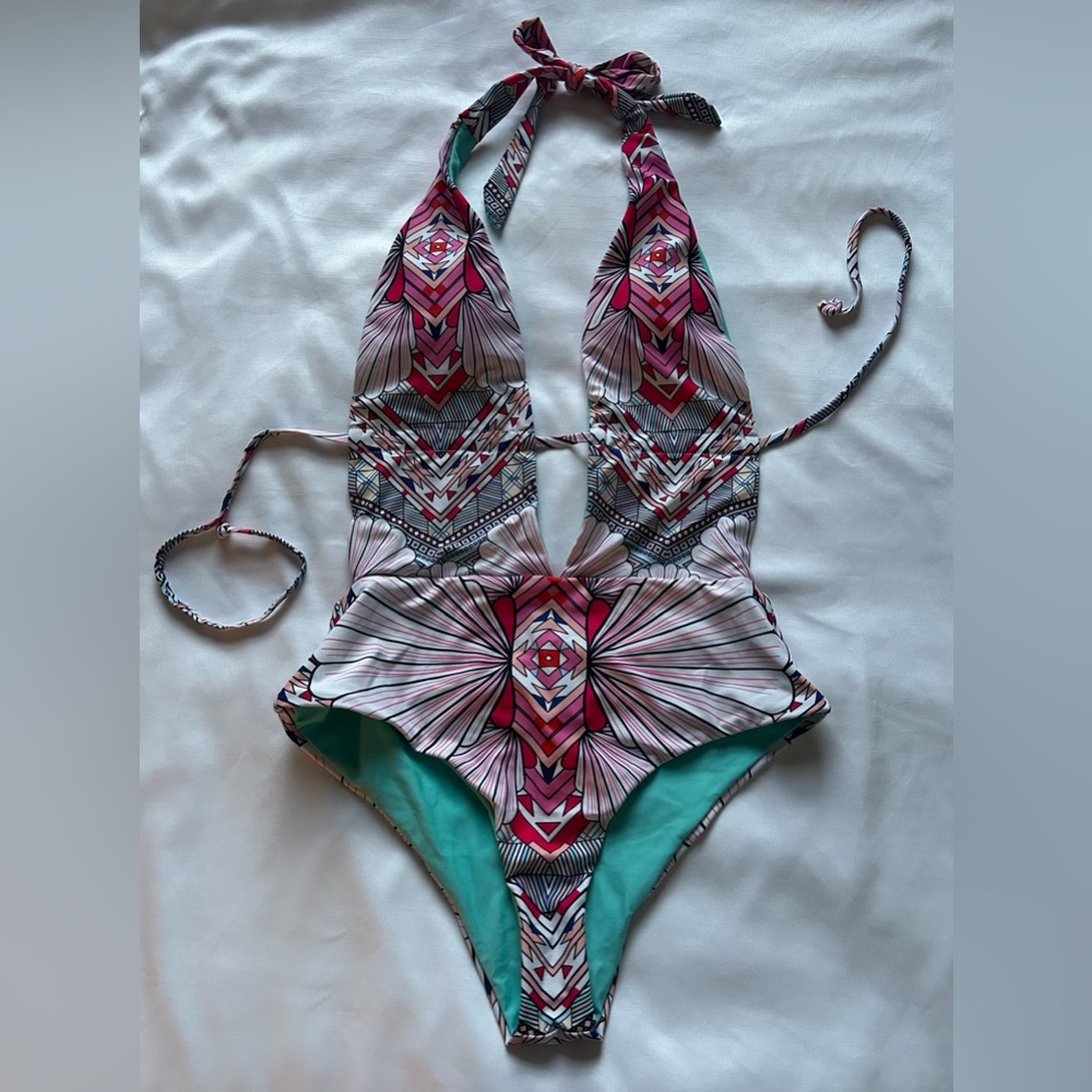 CUPSHE Women’s Plunge Halter One-Piece Swimsuit Size Small Pink Red